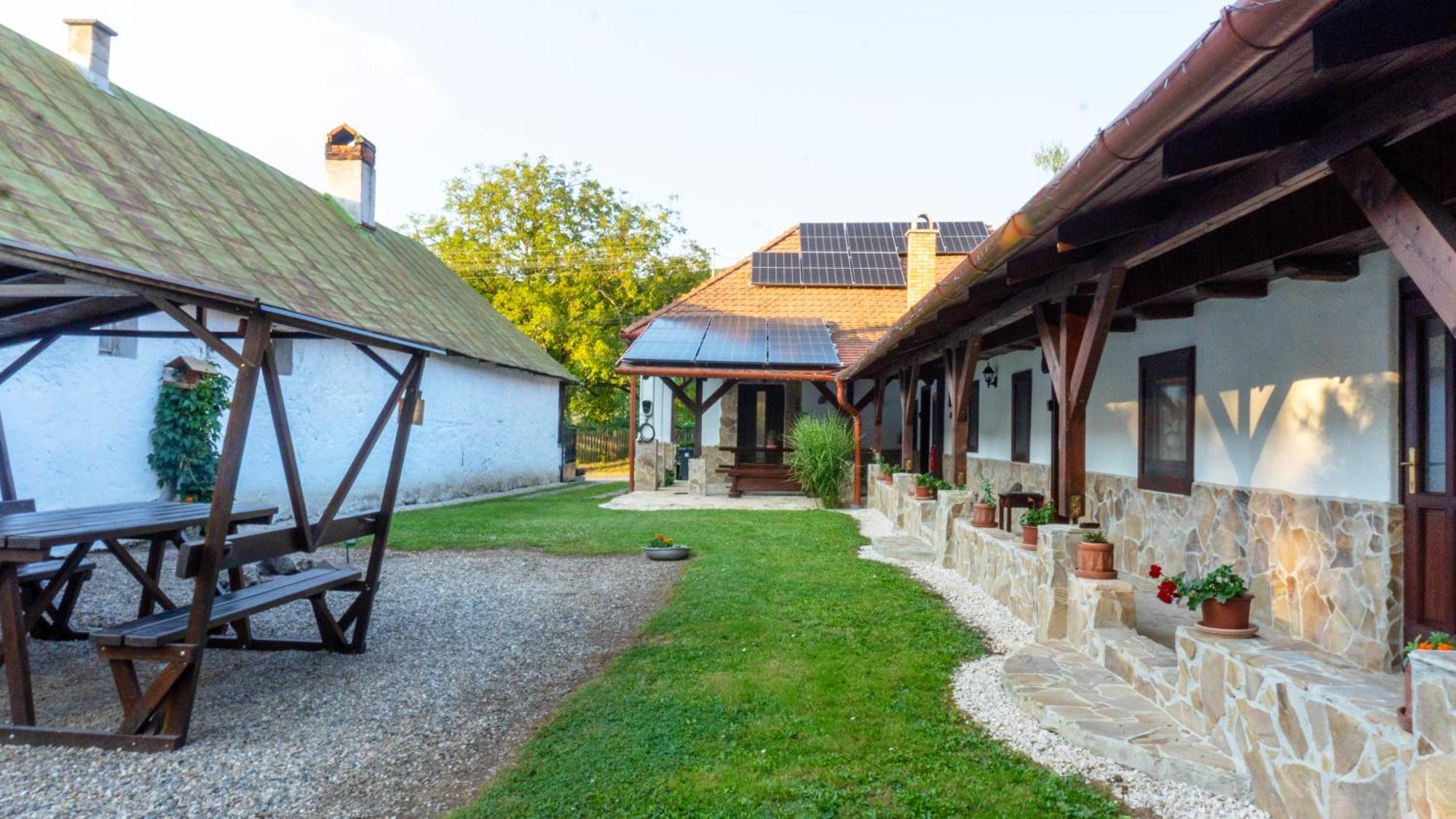 Hotel Hajnal Vendégház Kéked Exterior foto